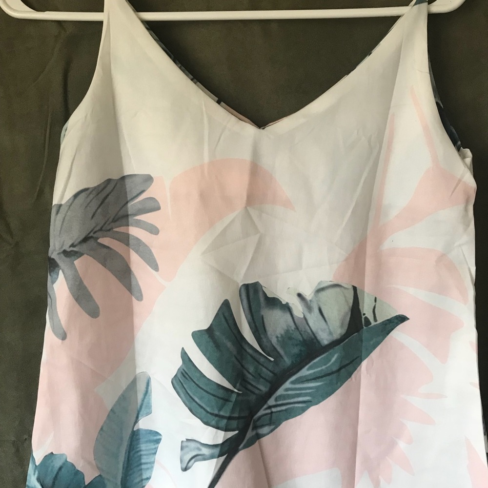 Leaf Patterned Tank - Picture 3 of 3